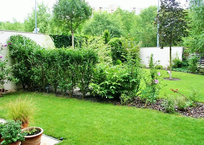 Madarhegy With Garden Buda Side Apartament